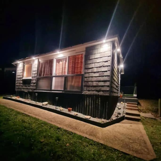 Cosy Hideaway Lodge In Glan Gwna Caeathro Екстер'єр фото