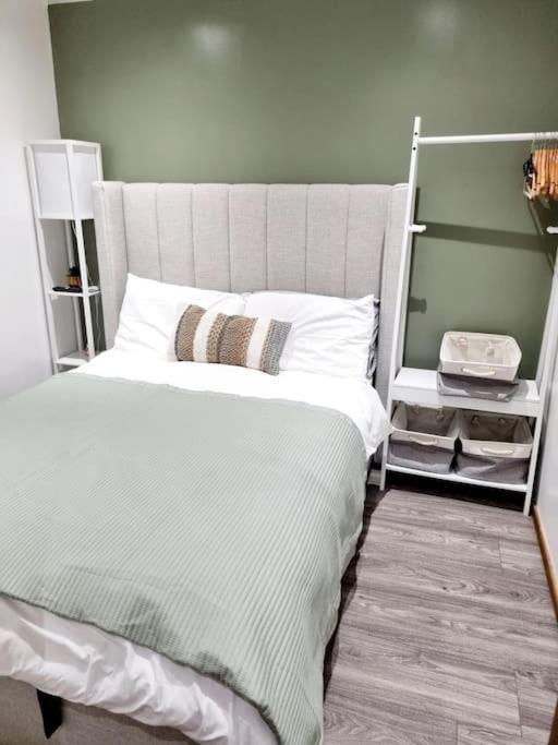 Cosy Hideaway Lodge In Glan Gwna Caeathro Екстер'єр фото